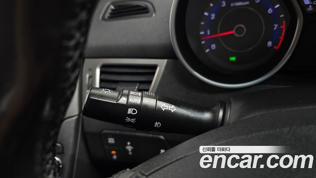 Hyundai AVANTE 2013 — photo 27