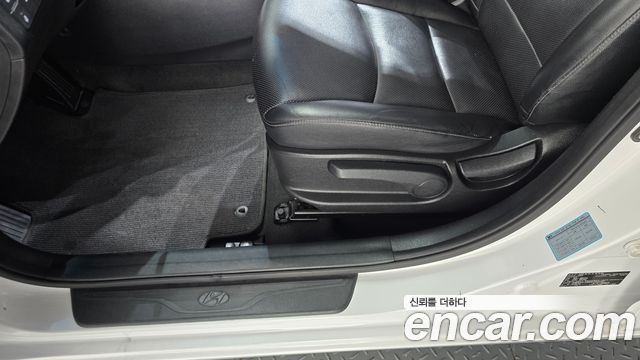 Hyundai AVANTE 2013 — photo 29