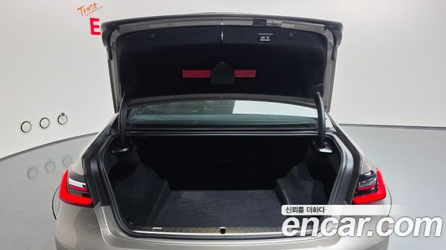 BMW 7-Series 2021 — photo 20