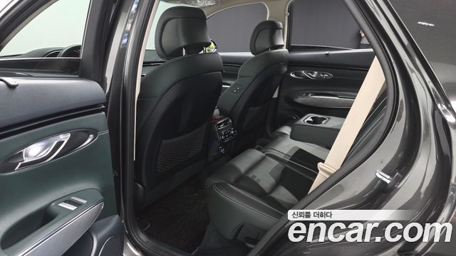 Genesis GV70 2022 — photo 11