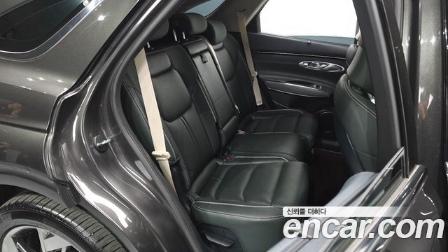 Genesis GV70 2022 — photo 12