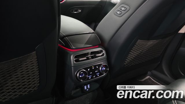 Genesis GV70 2022 — photo 19