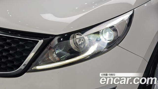 Kia Sportage 2012 — photo 8
