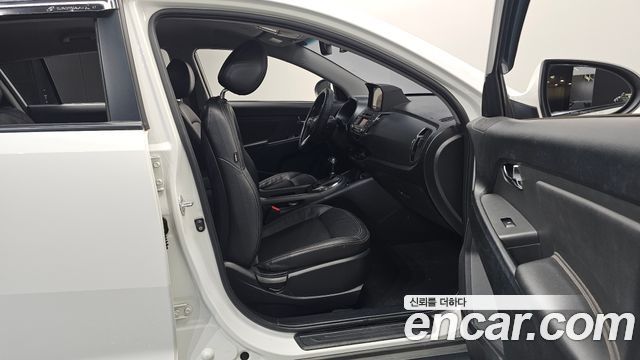Kia Sportage 2012 — photo 16