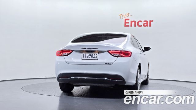 Chrysler 200 2015 — photo 4