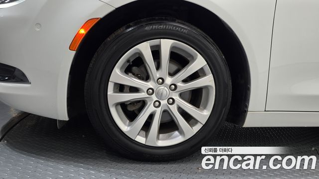 Chrysler 200 2015 — photo 5
