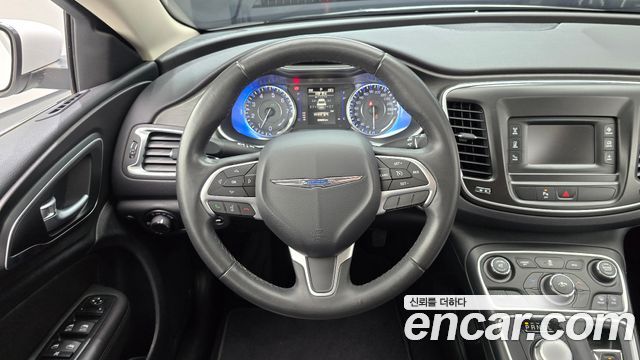 Chrysler 200 2015 — photo 13