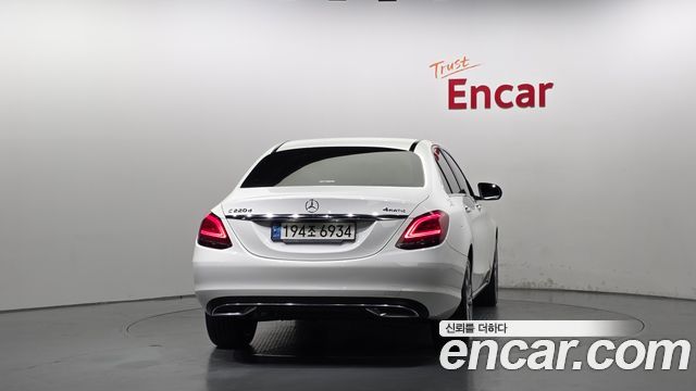 Mercedes-Benz C-Class 2020 — photo 4
