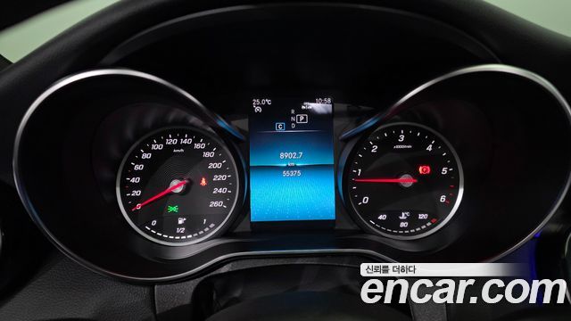 Mercedes-Benz C-Class 2020 — photo 11