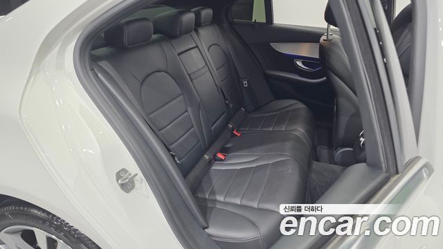 Mercedes-Benz C-Class 2020 — photo 18