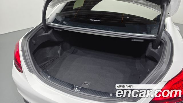Mercedes-Benz C-Class 2020 — photo 25