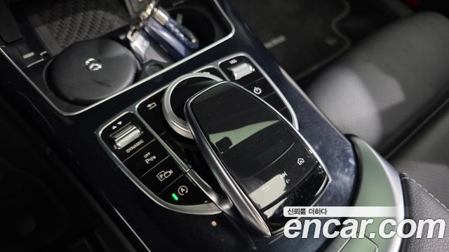 Mercedes-Benz C-Class 2020 — photo 29