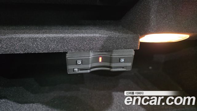 Mercedes-Benz C-Class 2020 — photo 32