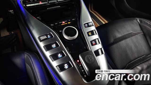 Mercedes-Benz AMG GT 2019 — photo 12
