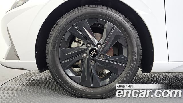 Hyundai AVANTE 2023 — photo 5