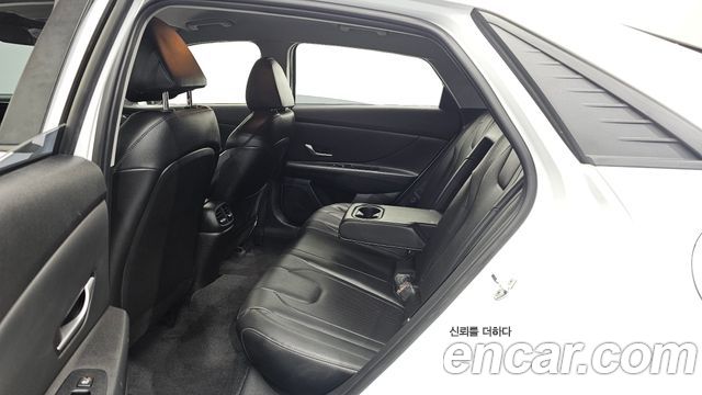 Hyundai AVANTE 2023 — photo 18