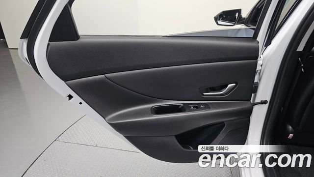 Hyundai AVANTE 2023 — photo 15