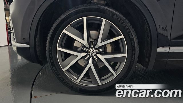 Volkswagen Touareg 2020 — photo 5