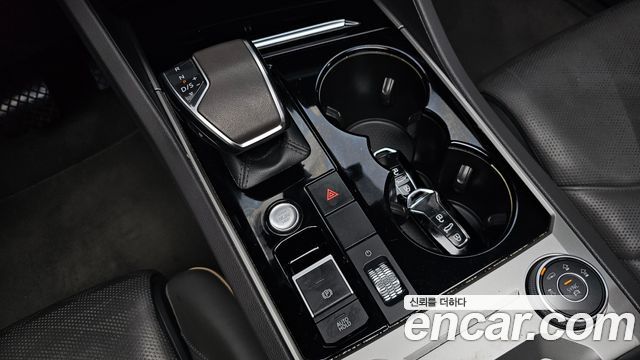 Volkswagen Touareg 2020 — photo 12