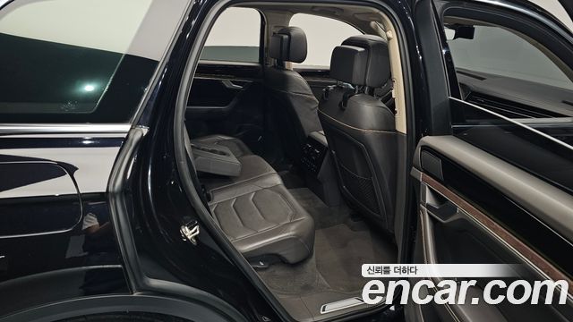 Volkswagen Touareg 2020 — photo 18