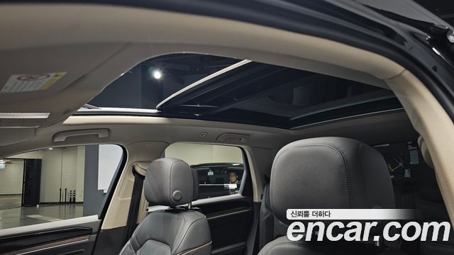 Volkswagen Touareg 2020 — photo 23