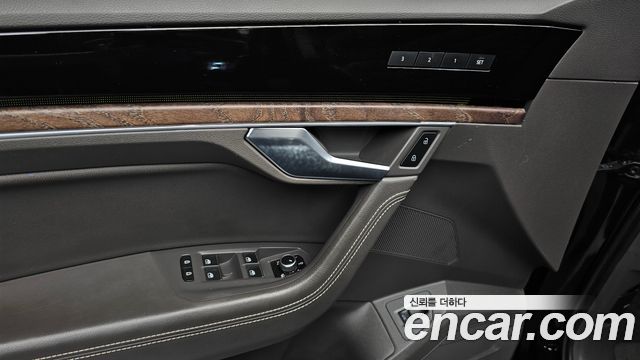 Volkswagen Touareg 2020 — photo 24