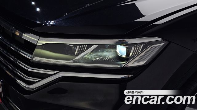 Volkswagen Touareg 2020 — photo 8