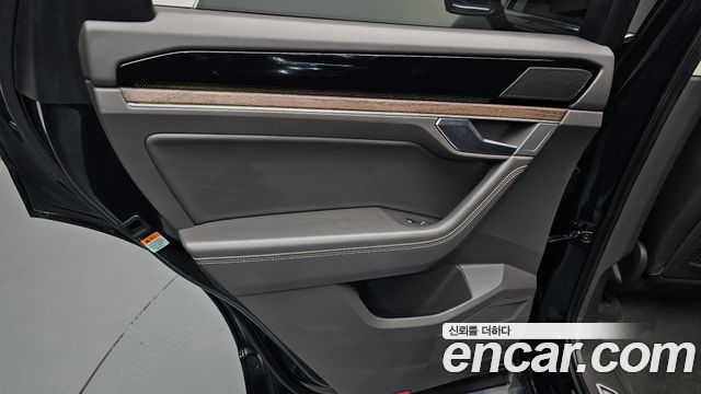 Volkswagen Touareg 2020 — photo 15