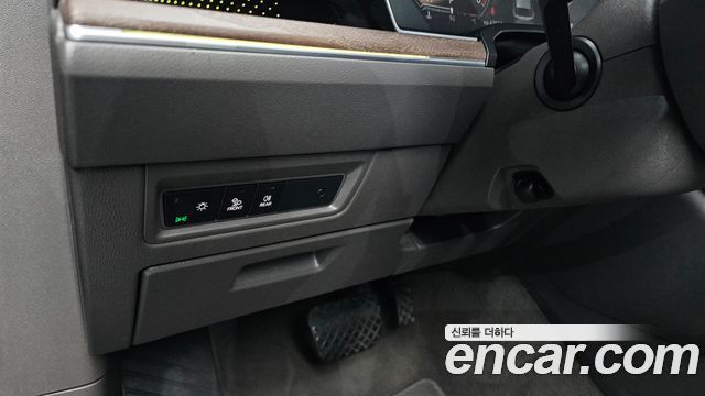 Volkswagen Touareg 2020 — photo 30