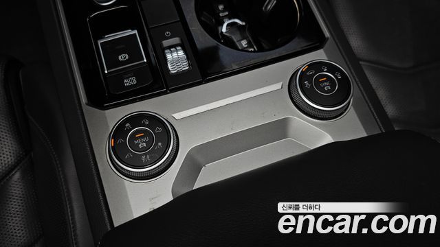Volkswagen Touareg 2020 — photo 34