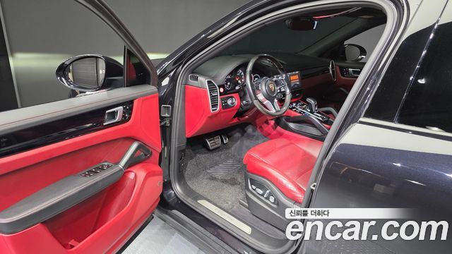 Porsche Cayenne 2020 — photo 13