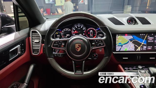 Porsche Cayenne 2020 — photo 18