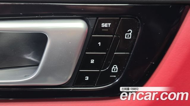 Porsche Cayenne 2020 — photo 19