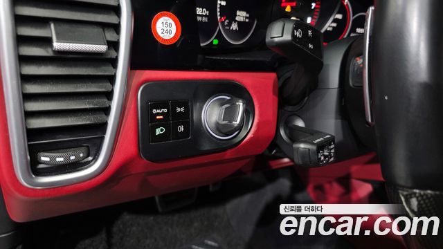 Porsche Cayenne 2020 — photo 21