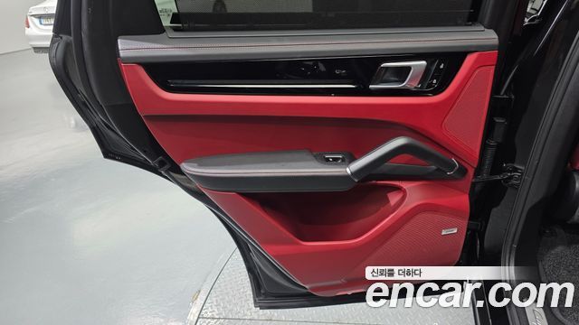 Porsche Cayenne 2020 — photo 15