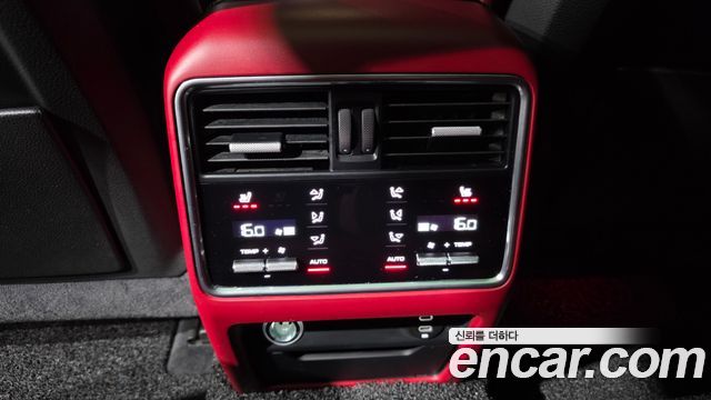 Porsche Cayenne 2020 — photo 28