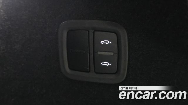 Porsche Cayenne 2020 — photo 32