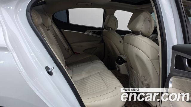 Genesis G70 2021 — photo 17