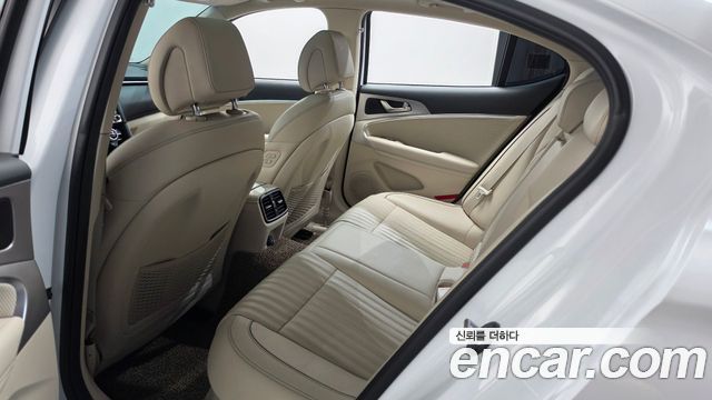 Genesis G70 2021 — photo 24