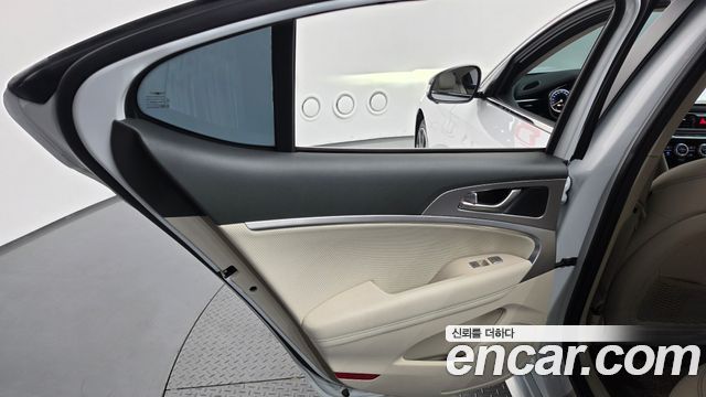 Genesis G70 2021 — photo 15
