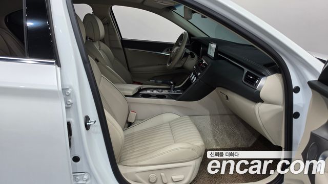 Genesis G70 2021 — photo 16