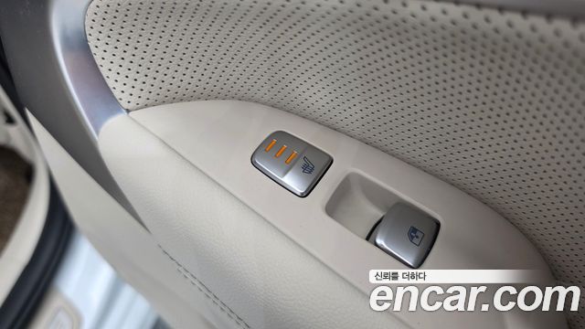 Genesis G70 2021 — photo 28