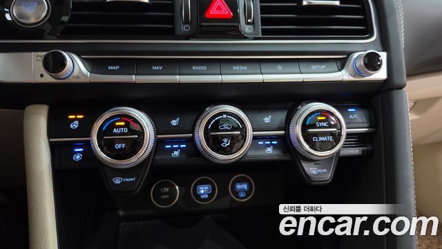 Genesis G70 2021 — photo 31