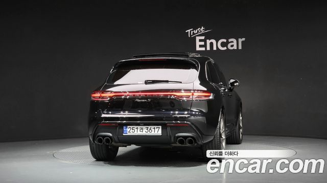 Porsche Macan 2022 — photo 4