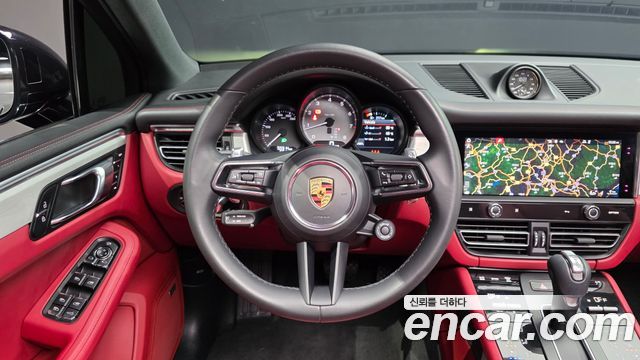 Porsche Macan 2022 — photo 5