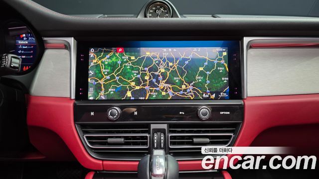 Porsche Macan 2022 — photo 6