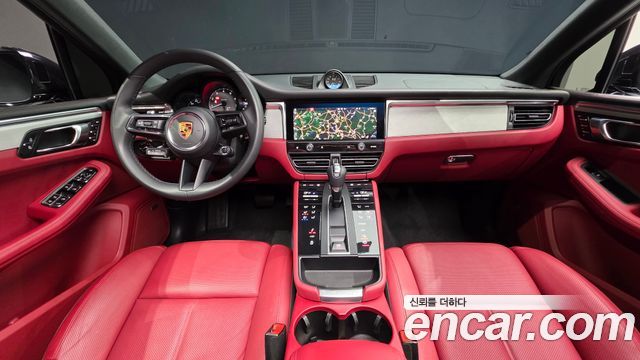 Porsche Macan 2022 — photo 7