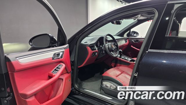 Porsche Macan 2022 — photo 8