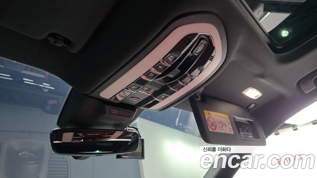 Porsche Macan 2022 — photo 9