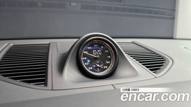 Porsche Macan 2022 — photo 10
